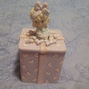 Precious Moments 'For Mom' Pink Heart Ceramic Gift Box Miniature Figurine